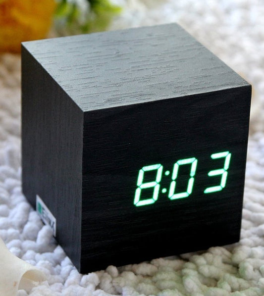 Cube Mini LED Digitaler Wecker aus Holz