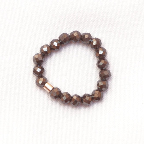 Zierlicher und stapelbarer dehnbarer Fidget-Ring aus Pyrit – gegen Stress und Angst