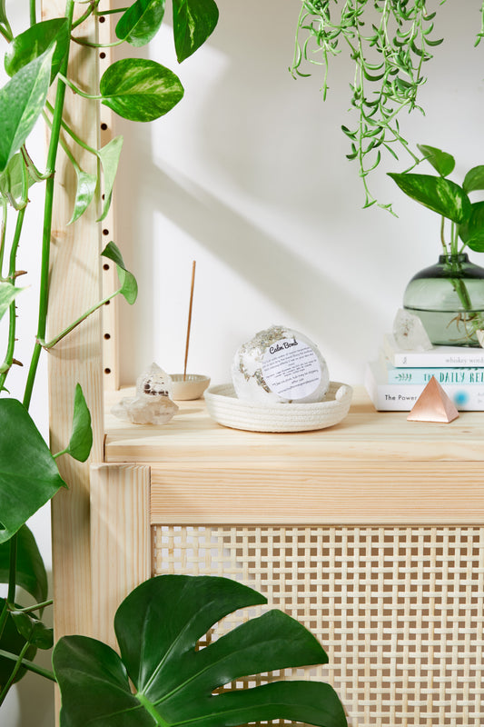 Bio-Badebombe „Calm Bomb“ – ZWEI GRÖSSEN Lavendel