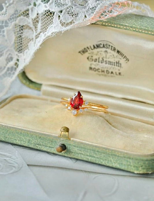 Ring-Set Roselle Tiara