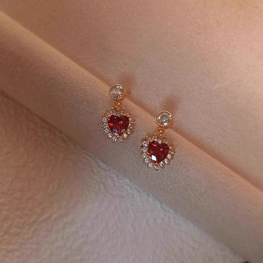 Rouge Herz-Ohrringe in Roségold