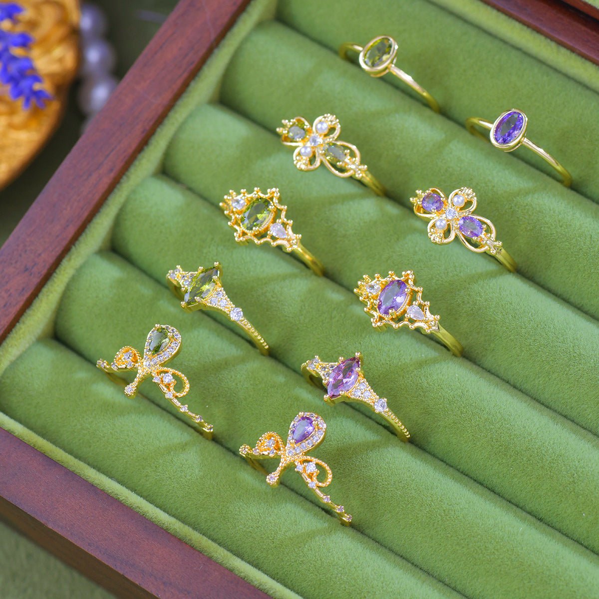 Violette Marquise-Muse-Ring